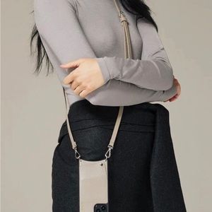 COPY - Bandolier - Emma pebble crossbody greige /silver excellent cond. iPhone …